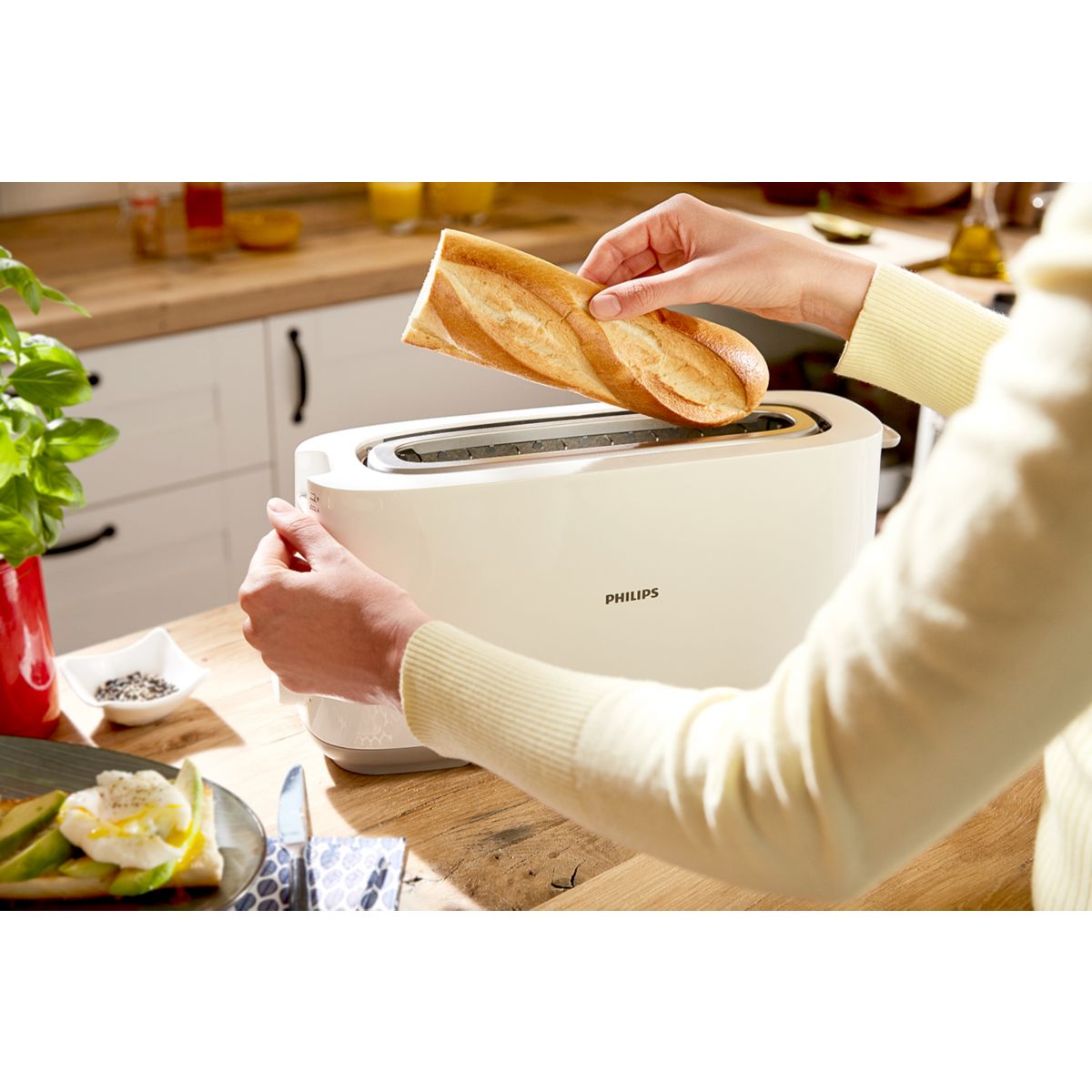 Grille-pain HD2590/90 Toaster noir Daily, 1 fente longue, 830W blanc, PHILIPS