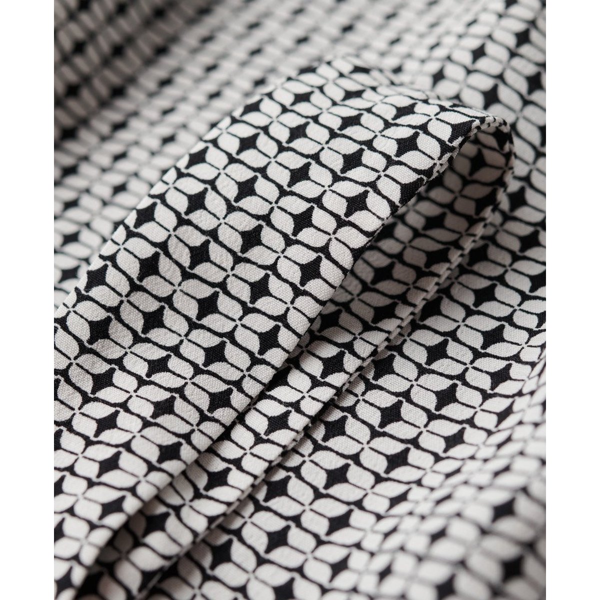 Robe longue, à nouer dans le dos motif croix monochrome, SUPERDRY