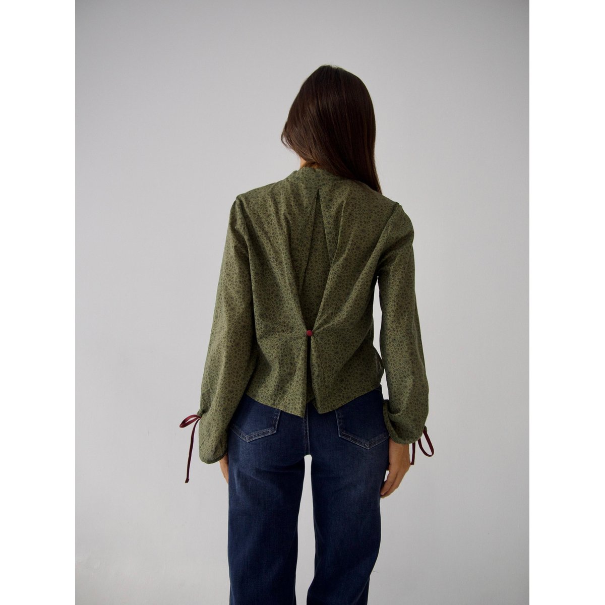 Blouse fleurie col montant ABRIL kaki / bordeaux, MINDTRAVELER