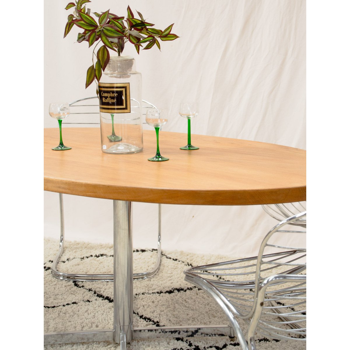 Table à manger ovale en chêne et métal chromé Karla N°1315 - Bon état bois clair, DEBONGOUT