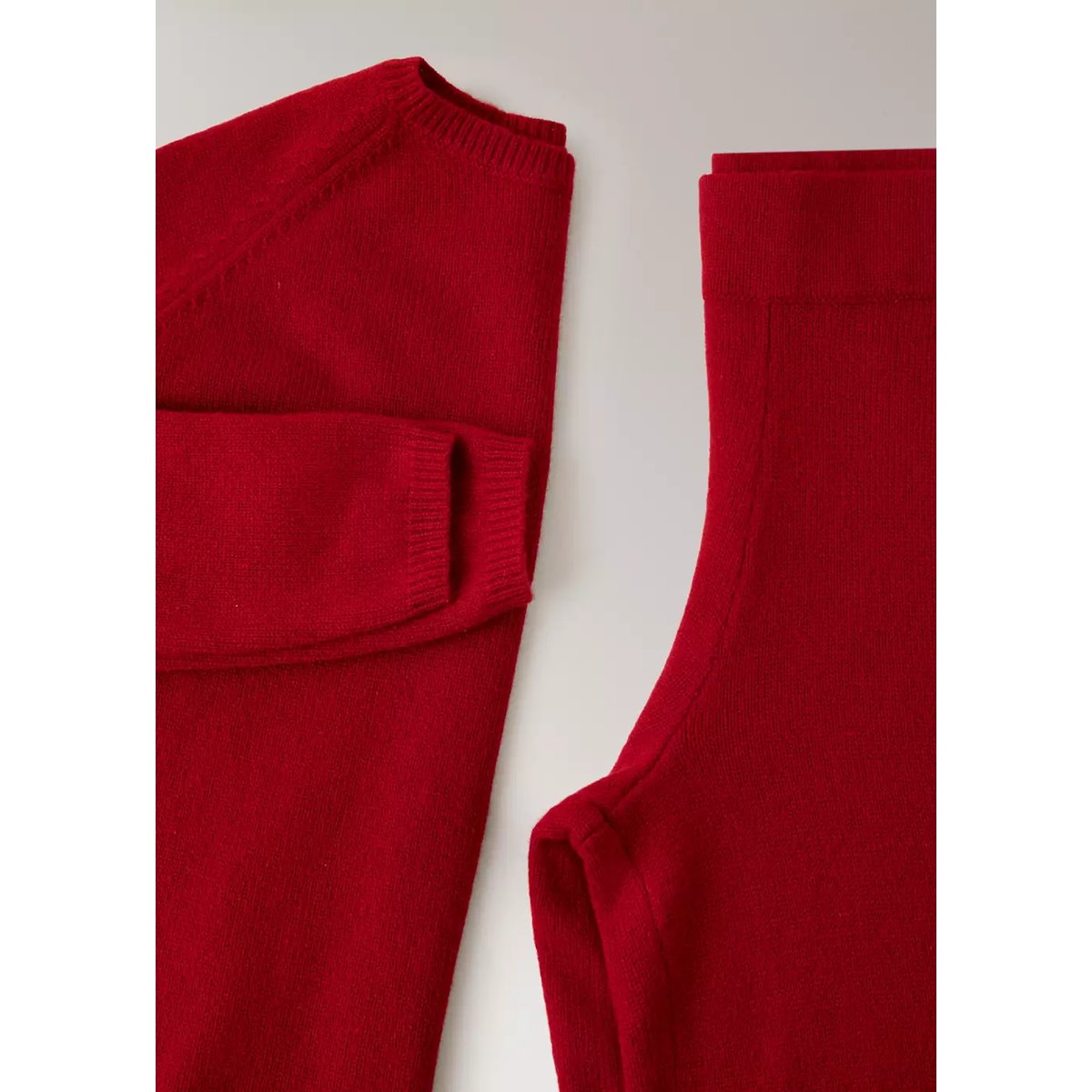 Blouse à pois avec foulard rouge, MANGO