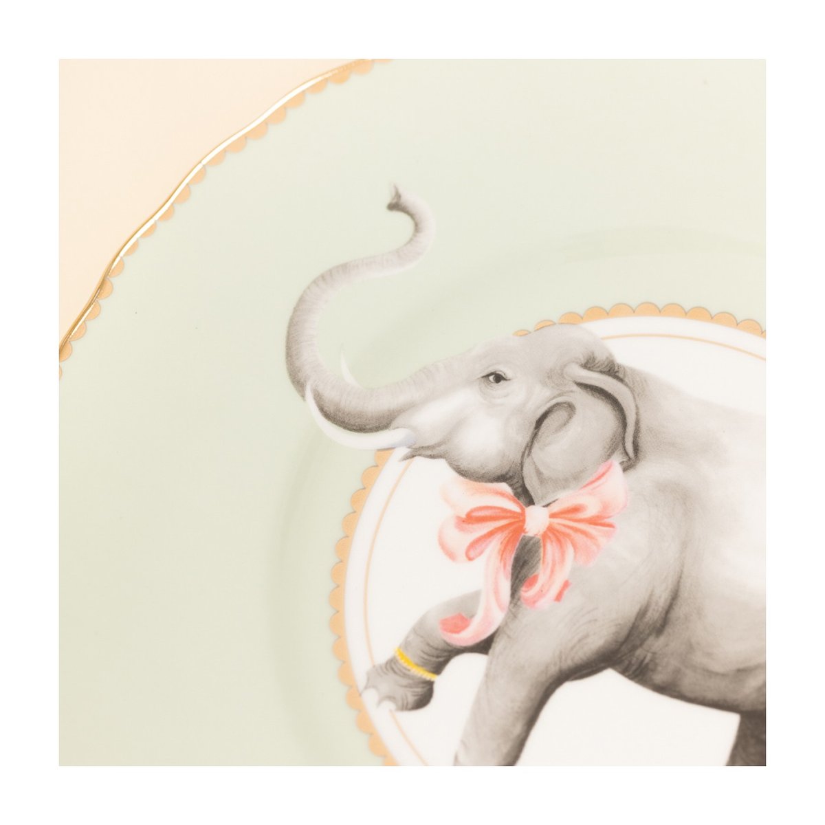 Assiette Elephant 23cm multicolor , détails bords dorés, YVONNE ELLEN