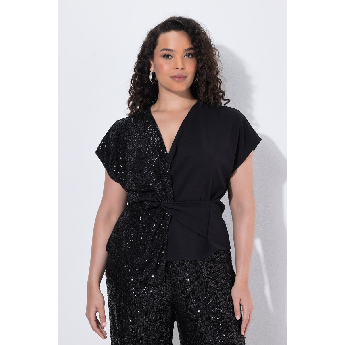 Blouse en jersey avec paillettes noir, ULLA POPKEN