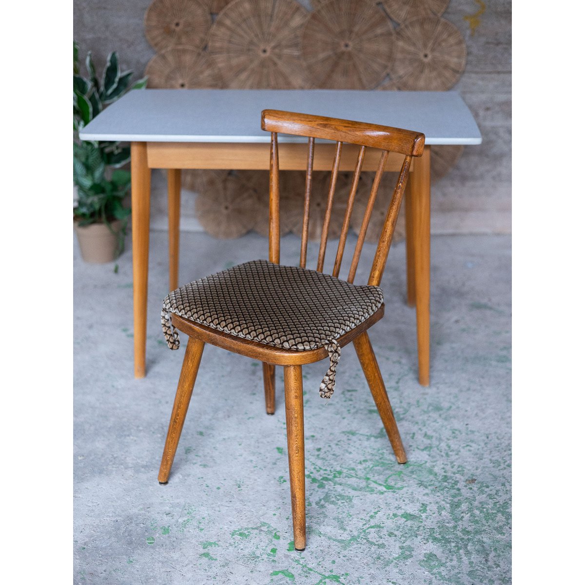 Ensemble de table et chaises scandinaves Auguste N°22 - Bon état bois clair, DEBONGOUT