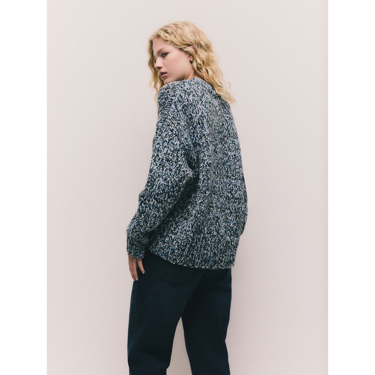 Pull en maille torsadée avec laine bleu multi, NEXT