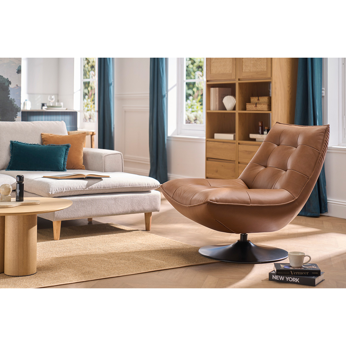 Fauteuil pivotant en cuir marron et métal noir HUXLEY marron, MILIBOO