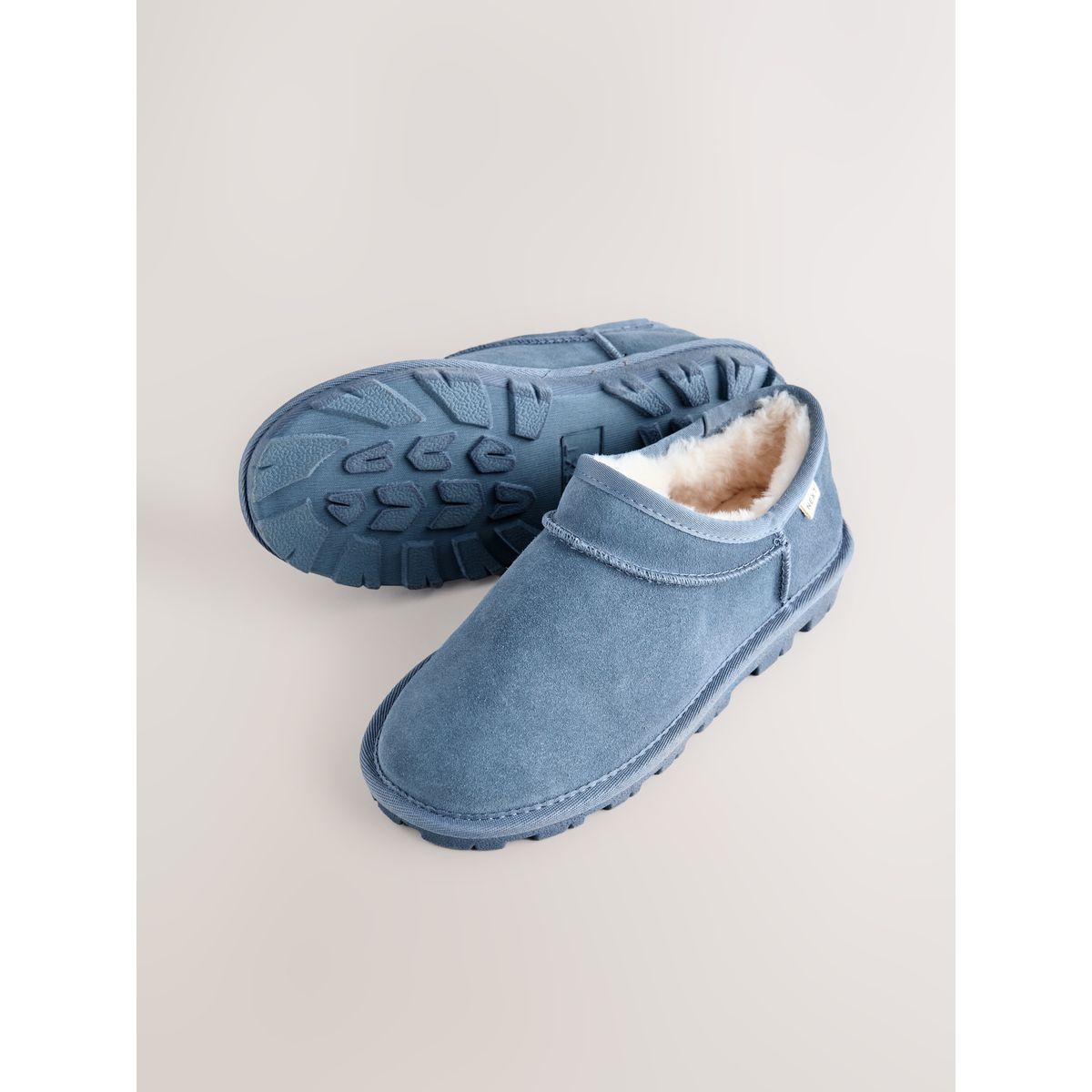 Mini chaussons bottines en daim bleu jean, NEXT