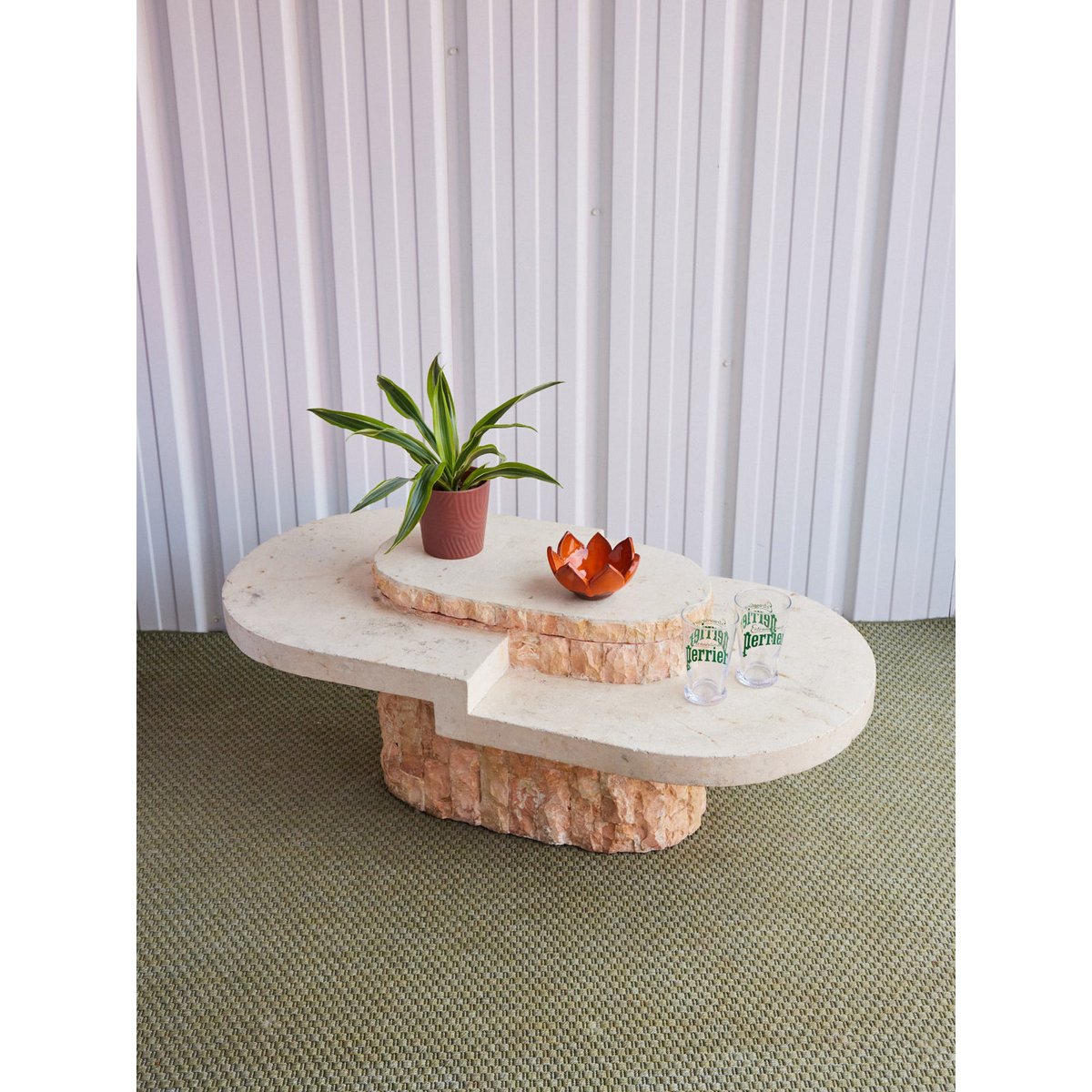 Table basse style travertin Donna N°1104 - Bon état blanc, DEBONGOUT