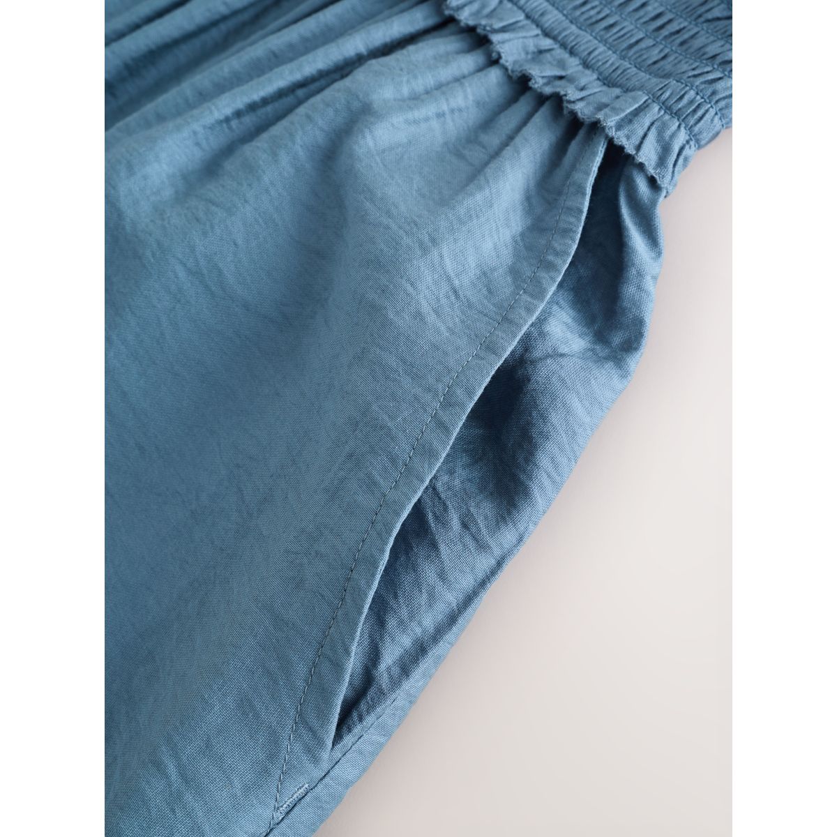 Combinaison bandeau smockée avec bouffant bleu, NEXT