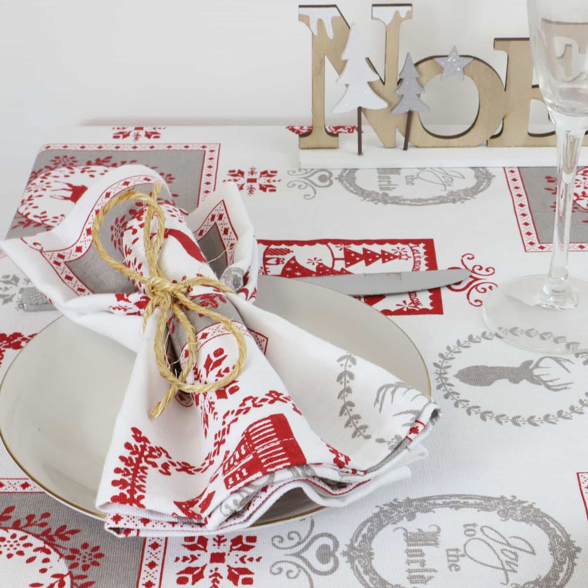 Chemin de table WINTER – Esprit chalet montagne blanc, LINANDELLE
