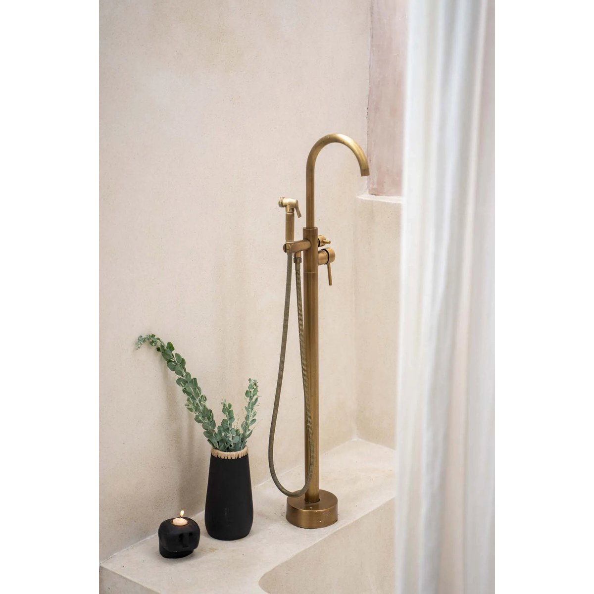 Vase en terre cuite et raphia SNEAKY noir beige, BAZAR BIZAR