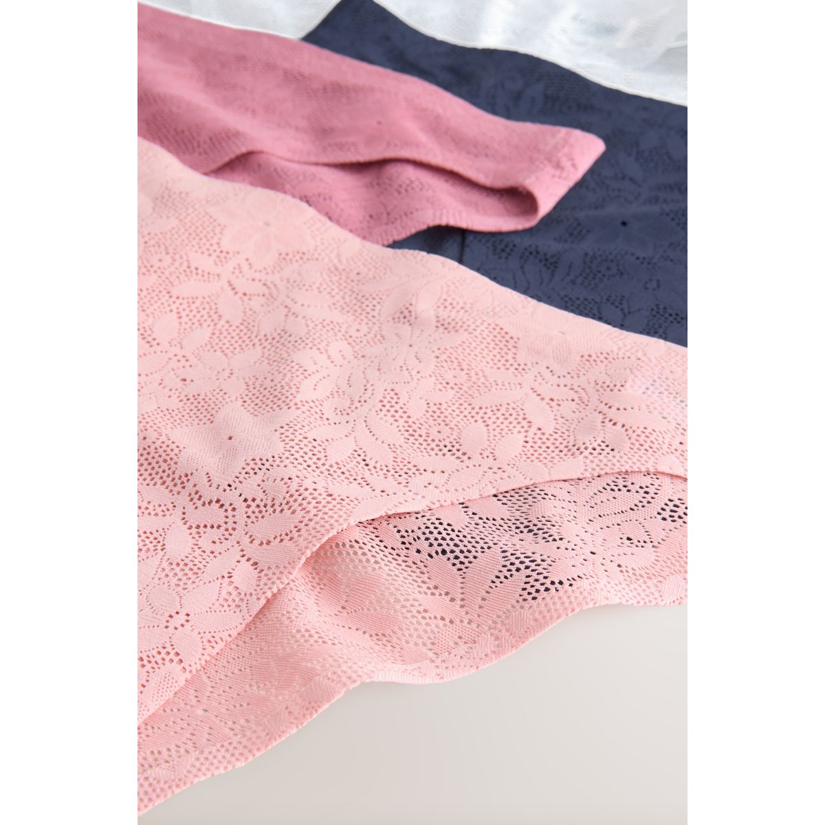 Culotte confort en dentelle, lot de 7 blanc/rose/nu praliné, NEXT