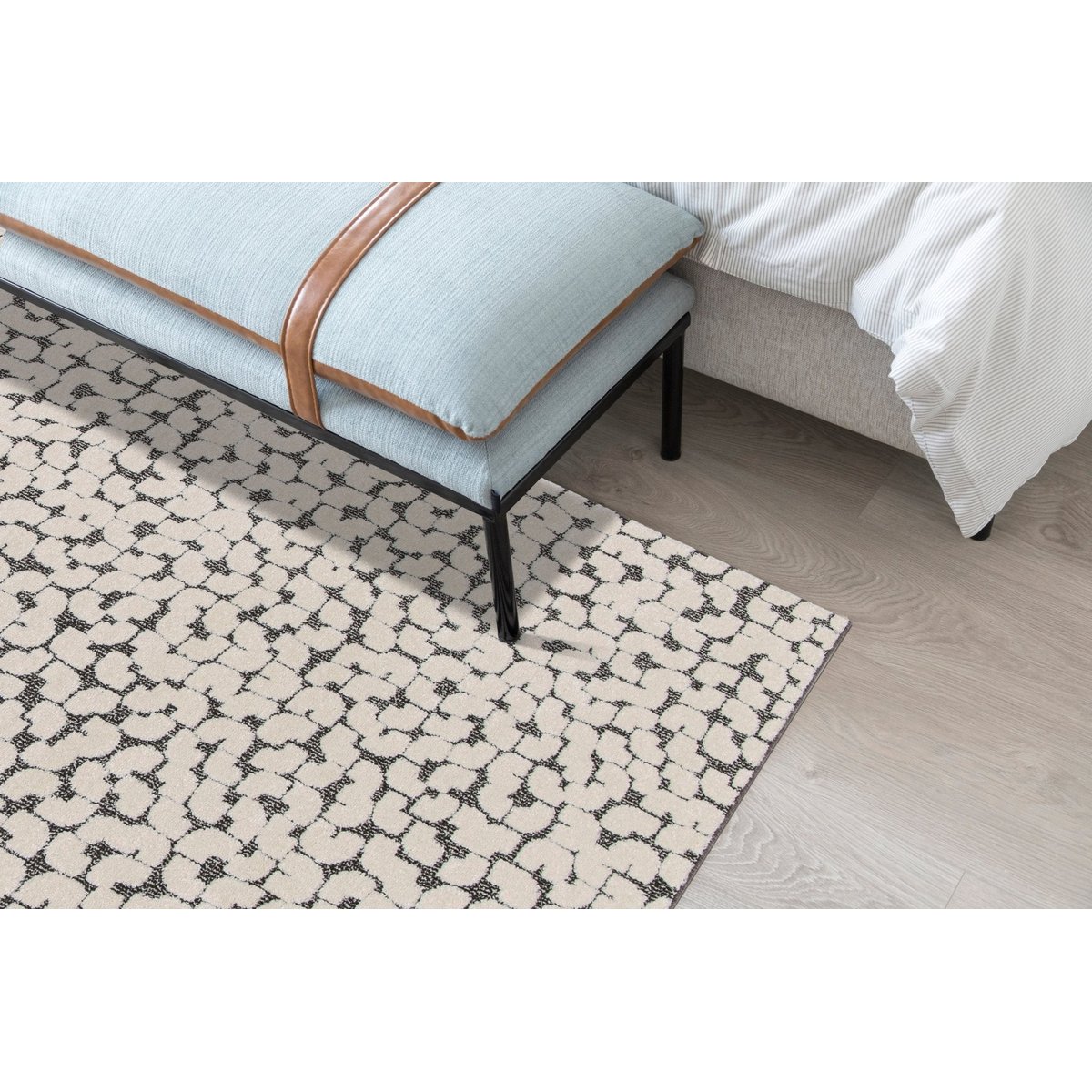 Tapis doux effet sculpté beige et blanc OPUS gris minéral, AFK LIVING