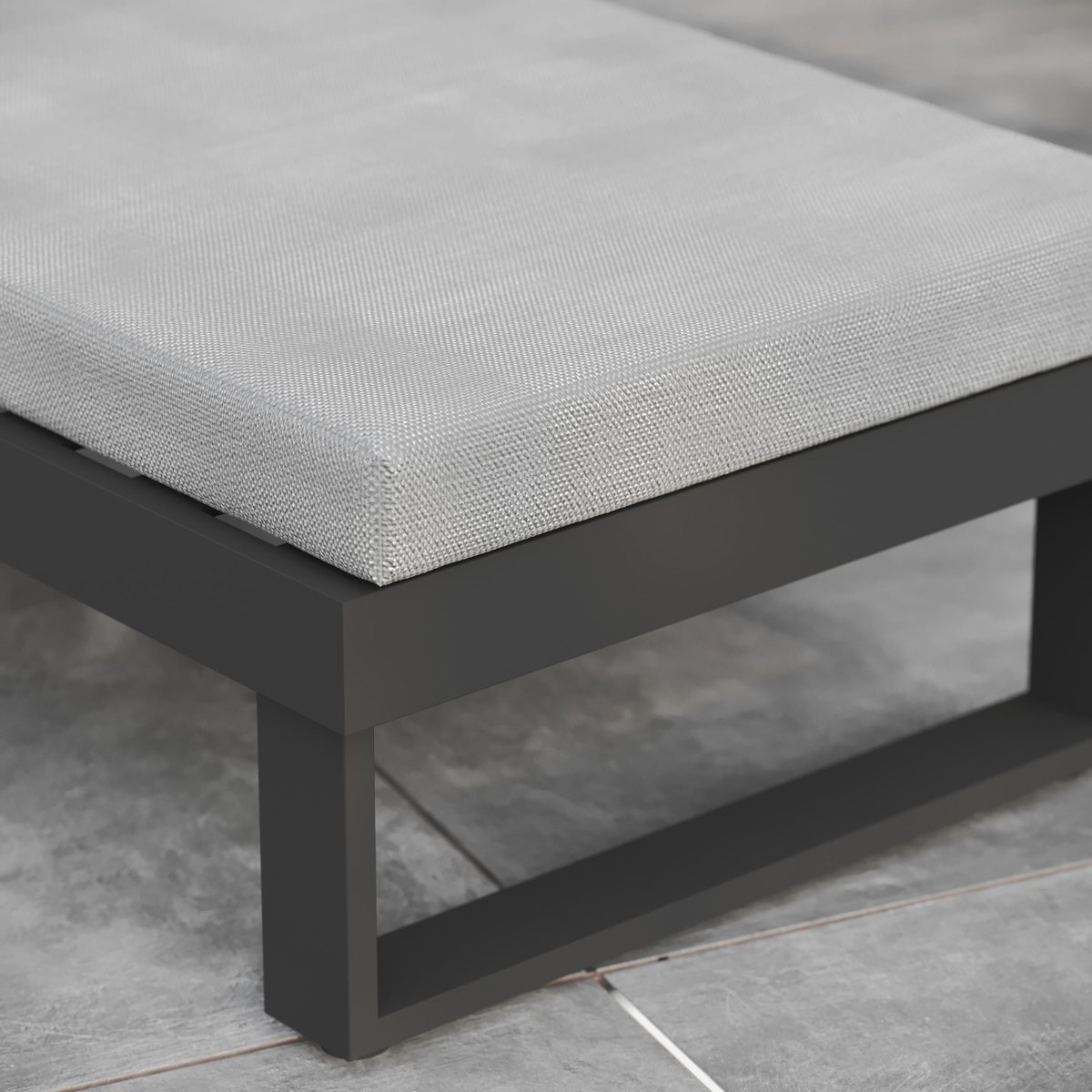 Bain de soleil en aluminium et teck, IONIS couleur unique, NATERIAL