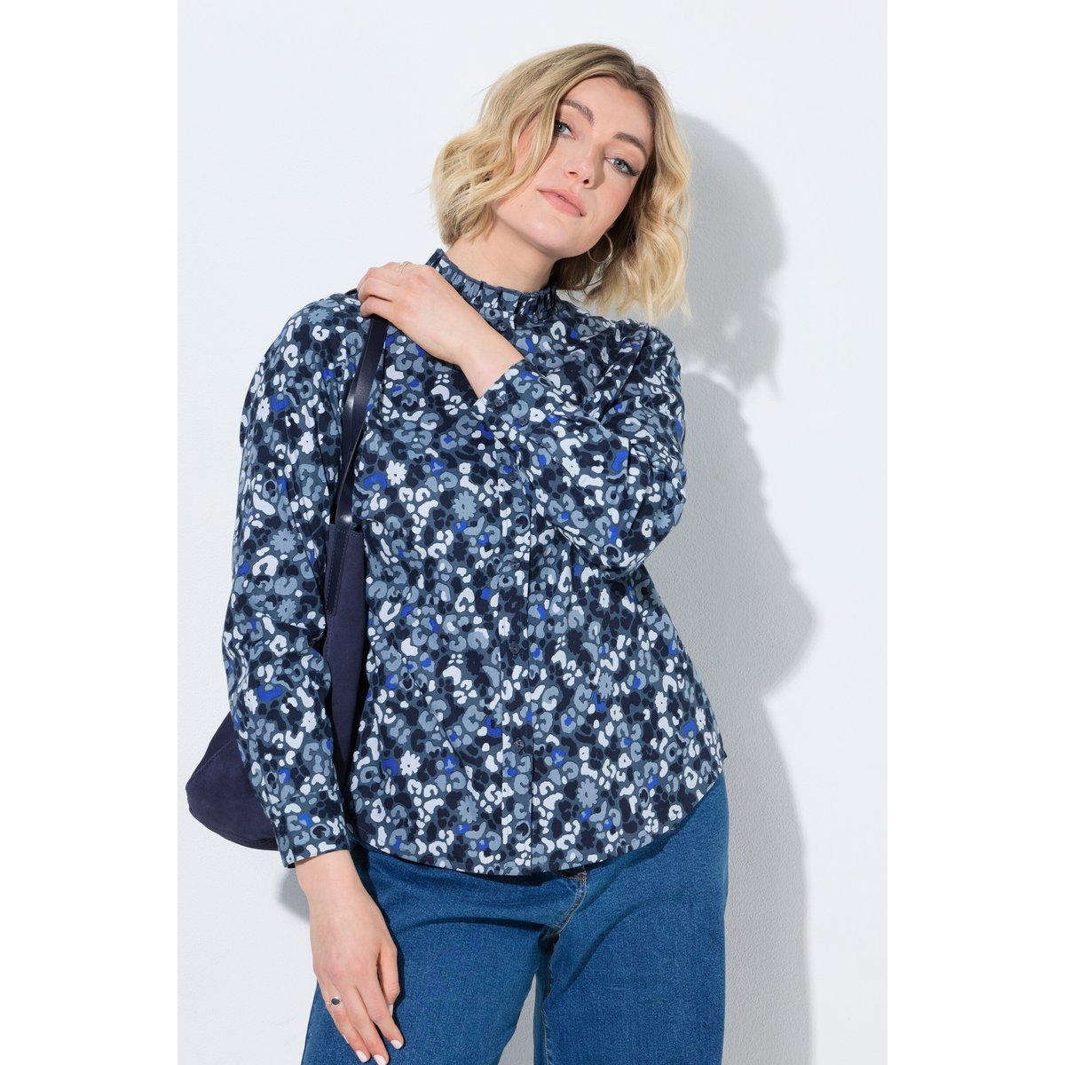 Chemisier motif léopard et ruchés bleu jean mat, ULLA POPKEN