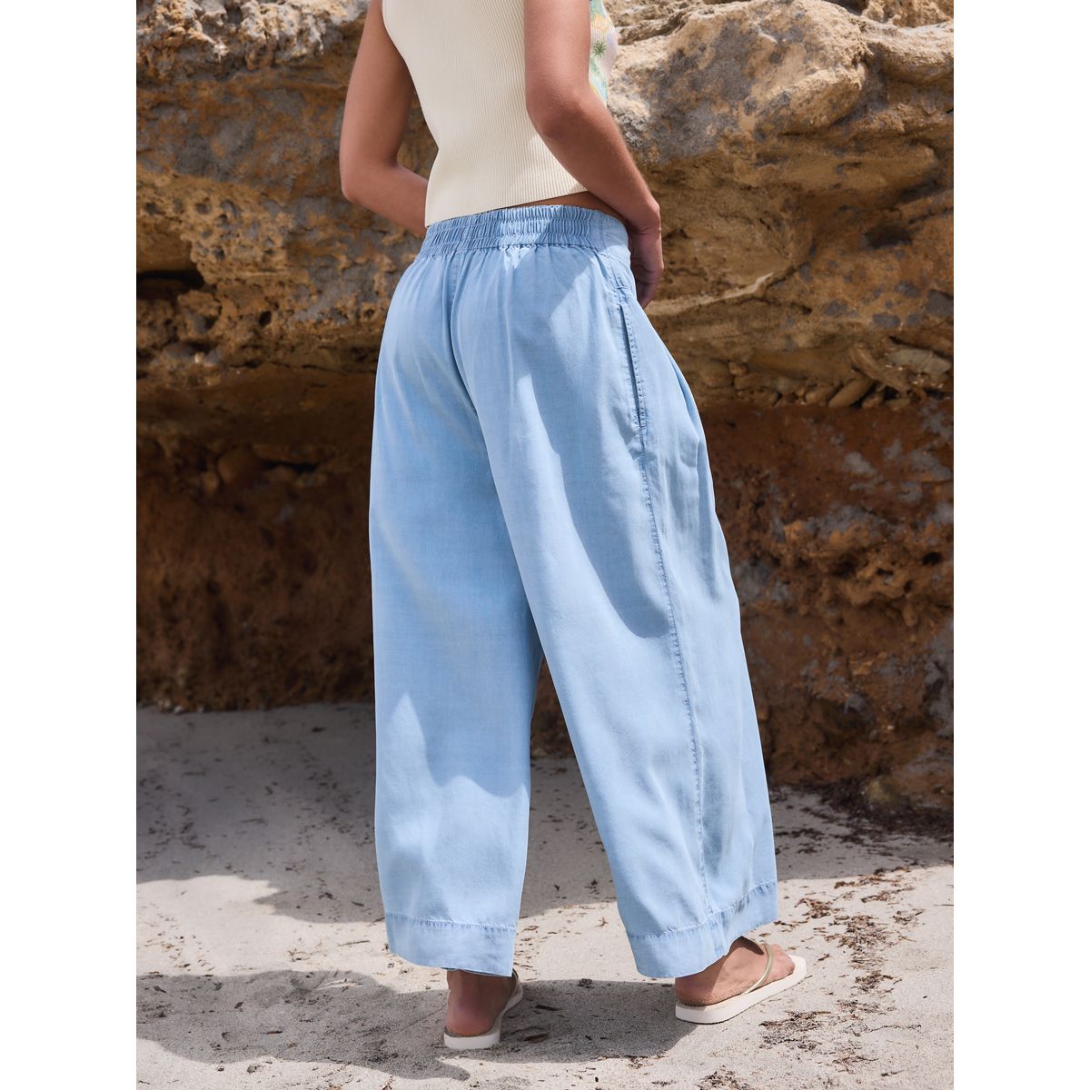 Jean court large en denim léger et tencel bleach blue, NEXT