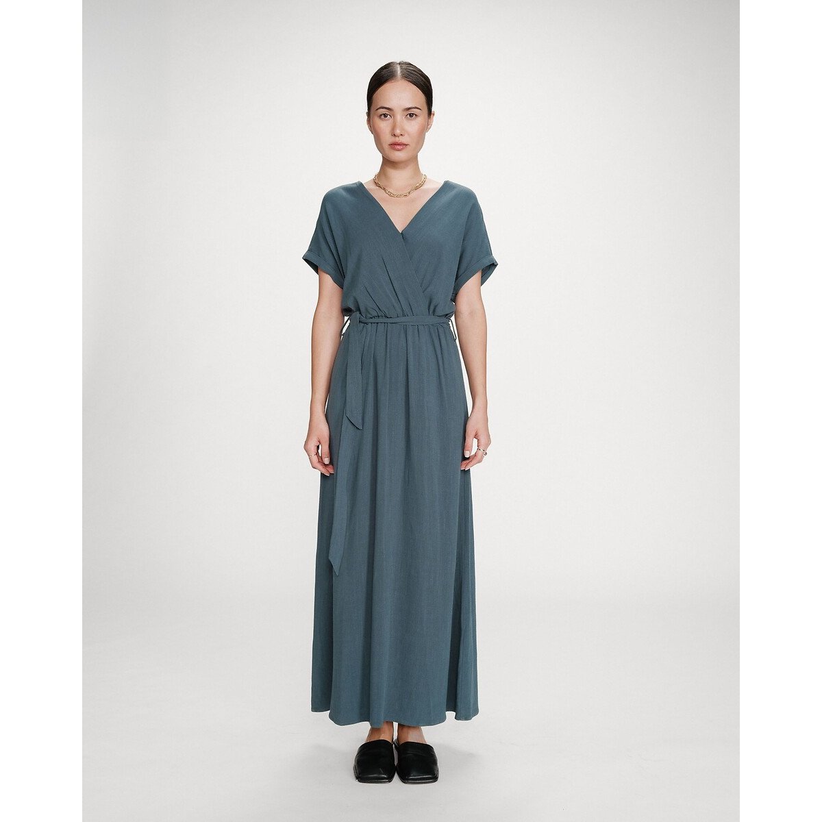 Robe longue fluide ceinturée, col V, POLLEN bleu, GRACE & MILA