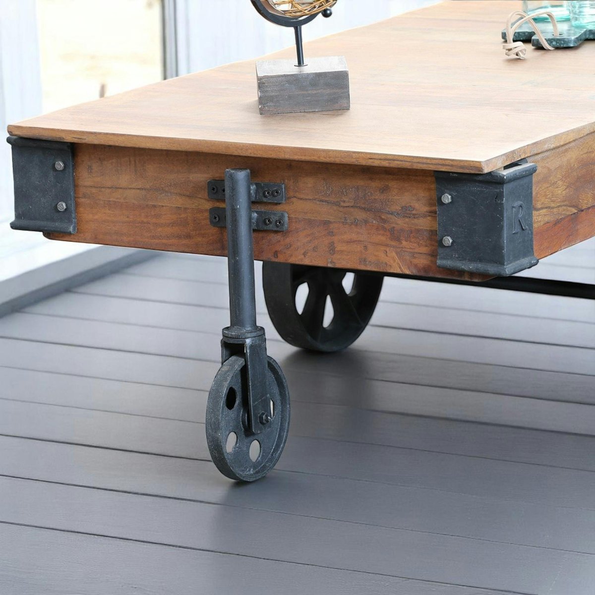 Table basse à roulettes style industriel bois recyclé et métal vintage 120x70cm LEEDS bois naturel, PIER IMPORT
