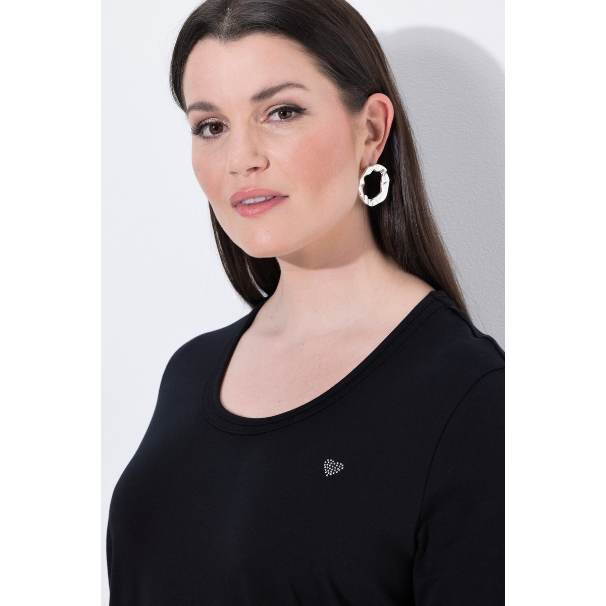 T-shirt en coton Pima, cœur sur le buste noir, ULLA POPKEN