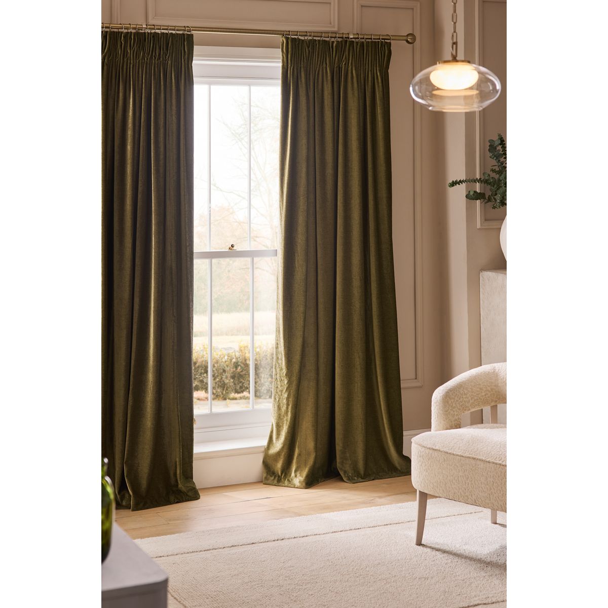 Rideaux doublés en chenille pelucheuse à plis vert olive, NEXT