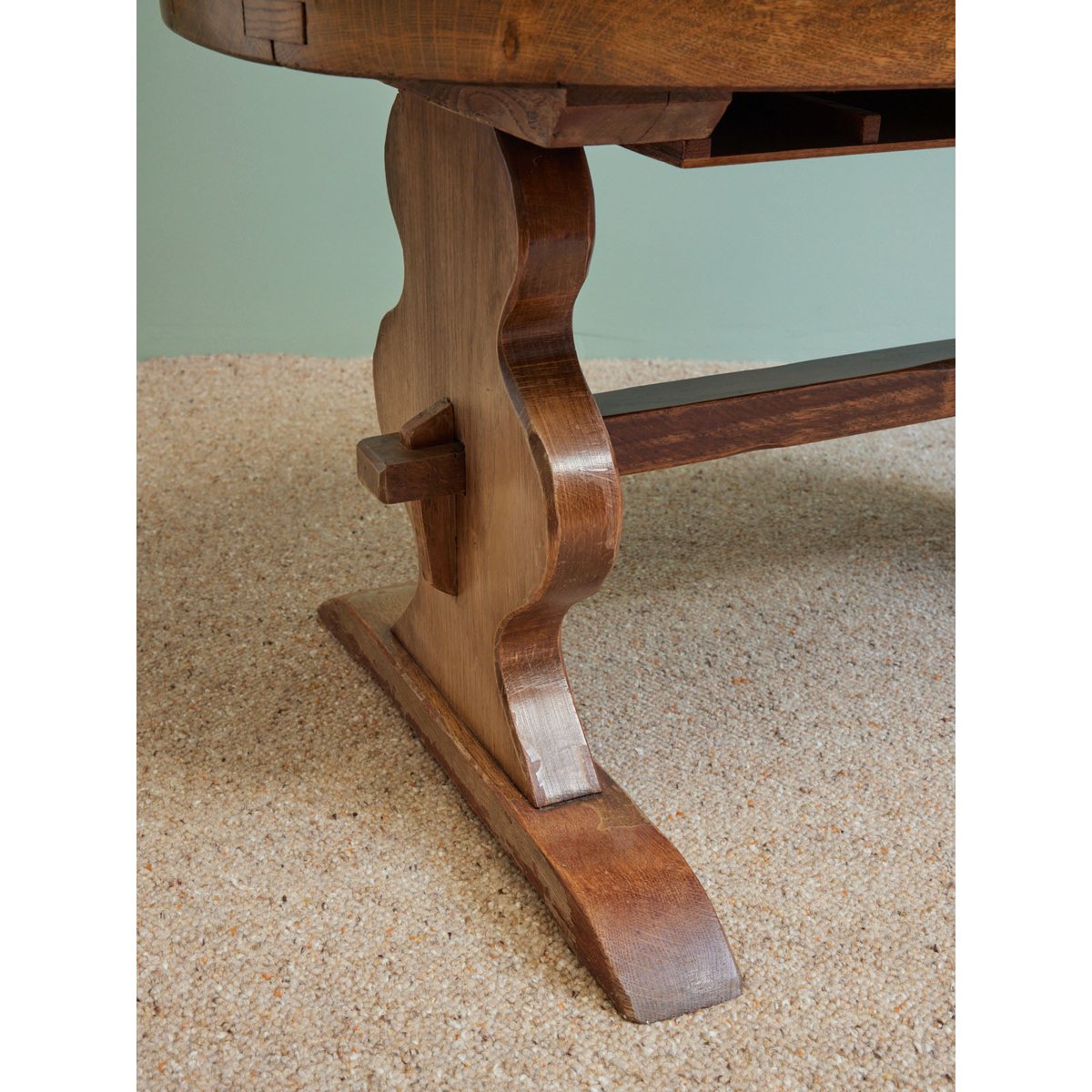 Table basse ovale en bois brut Donna N°1596 - Bon état bois foncé, DEBONGOUT