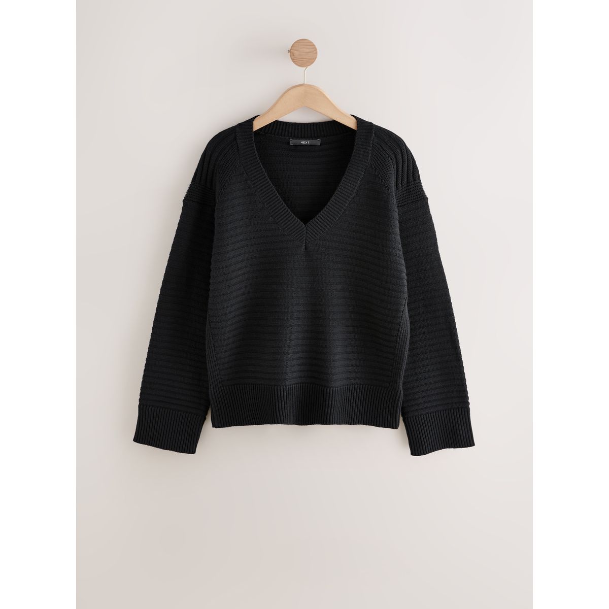 Pull en maille côtelée à col v noir, NEXT