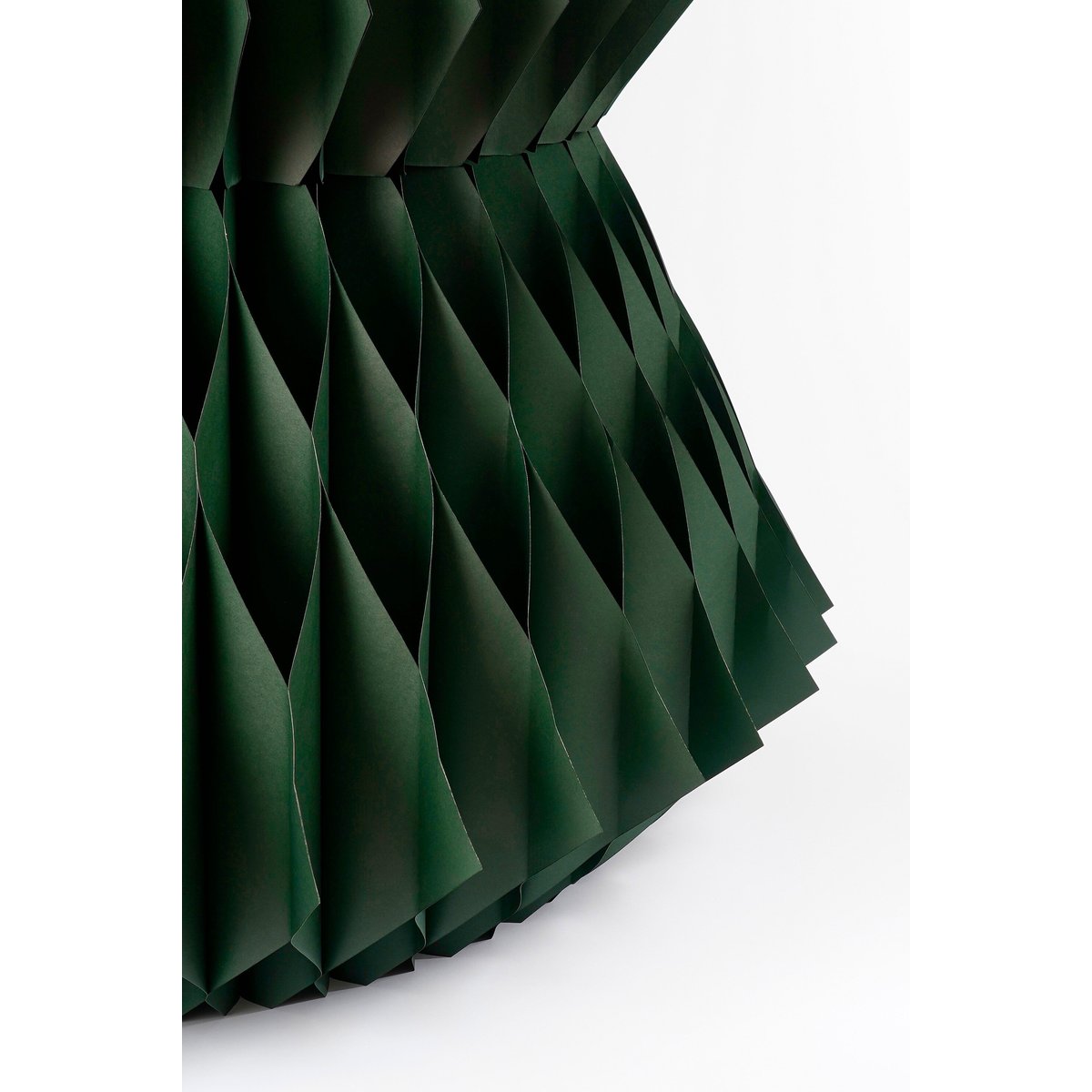 Sapin de Noël décoratif en papier H212 cm YARRAH vert foncé, MICA DECORATIONS