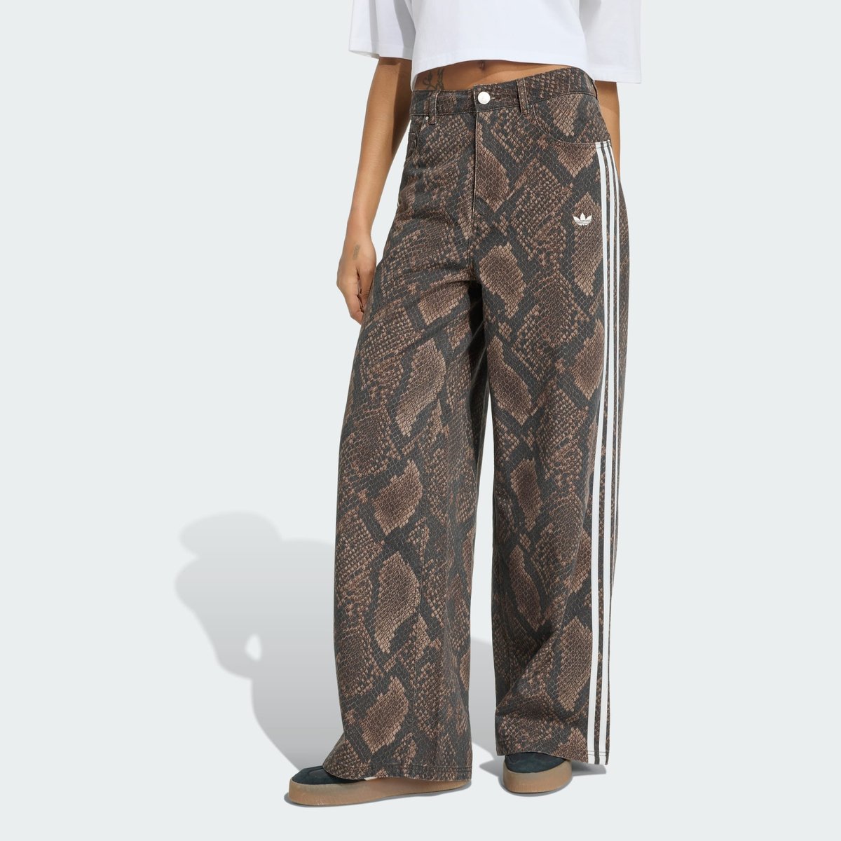 Pantalon Coupe Large En Denim Imprimé Serpent Pantalon Coupe Large En Denim Imprimé Serpent earth strata / aurora coffee, adidas Originals
