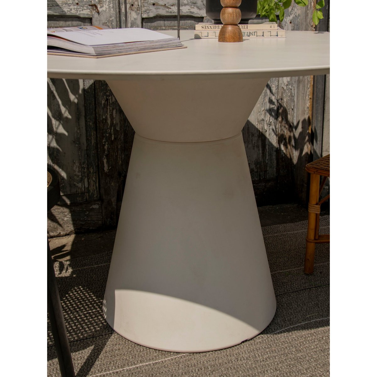 Table à manger Essens Karla N°1224 - Bon état crème, DEBONGOUT