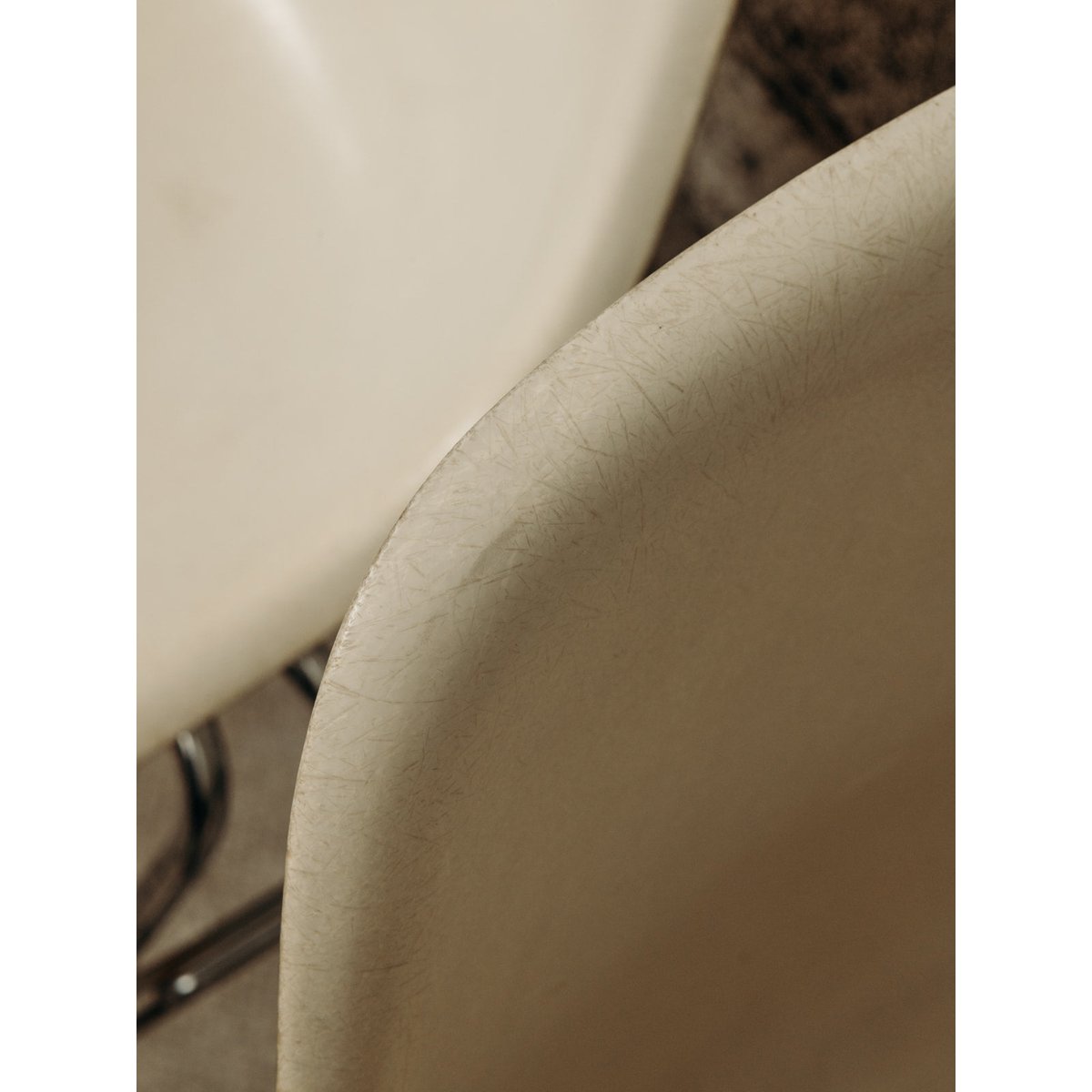 Chaise en métal Diana N°273 - Bon état beige, DEBONGOUT