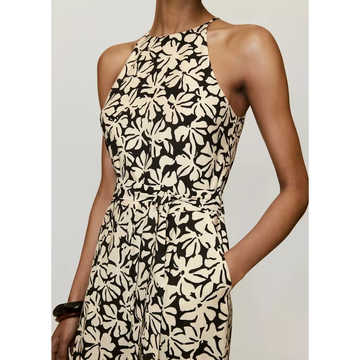 Combinaison à imprimé floral avec ceinture noir, MANGO