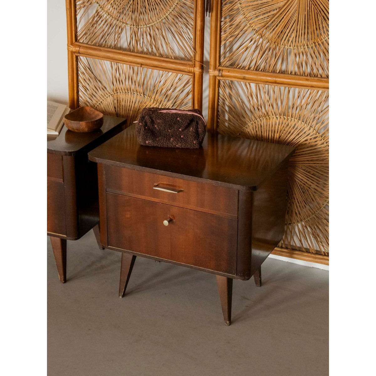 Paire de tables de chevet au placage en bois Maïa N°1577 - Bon état bois foncé, DEBONGOUT