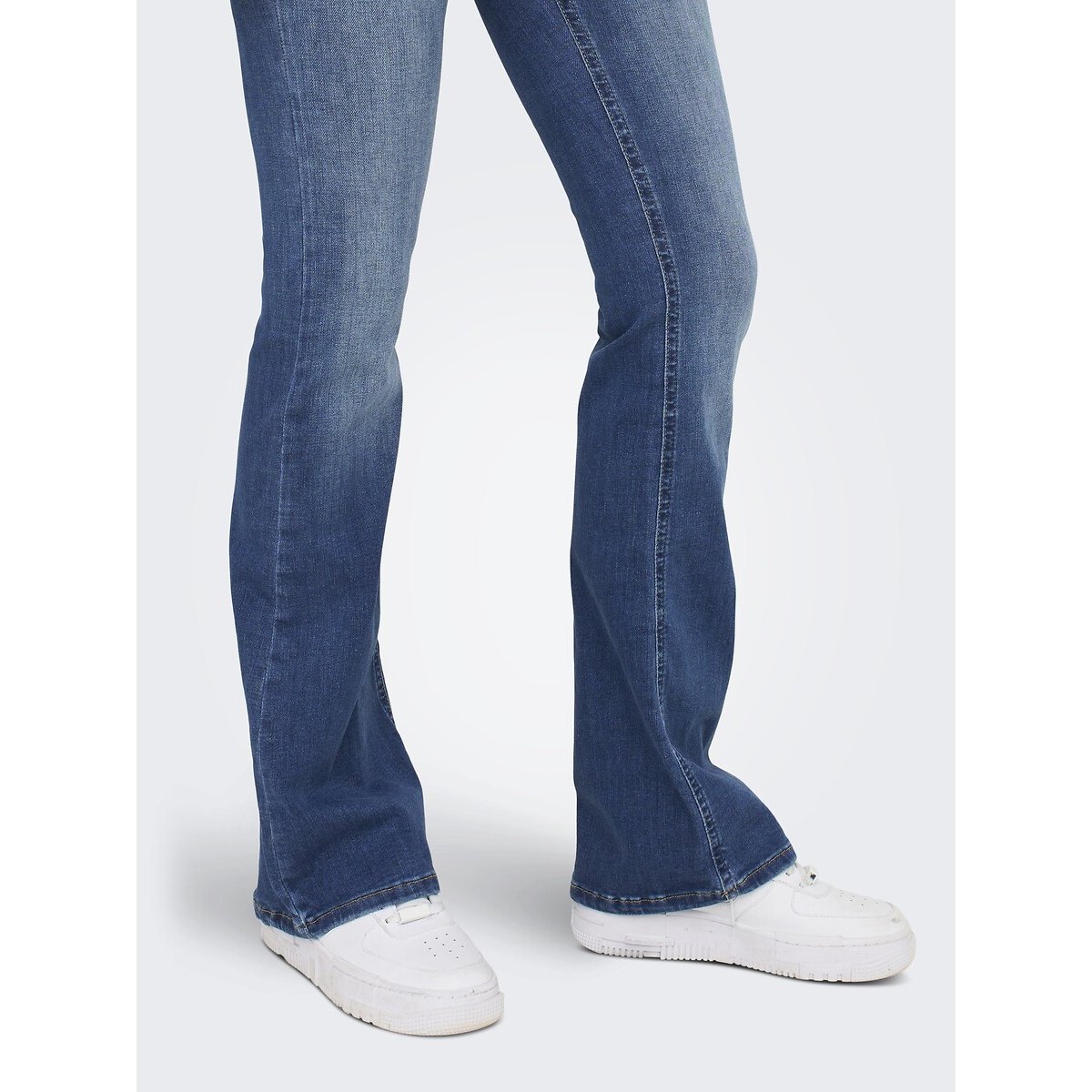Mid Rise Flared Jeans medium blue , ONLY