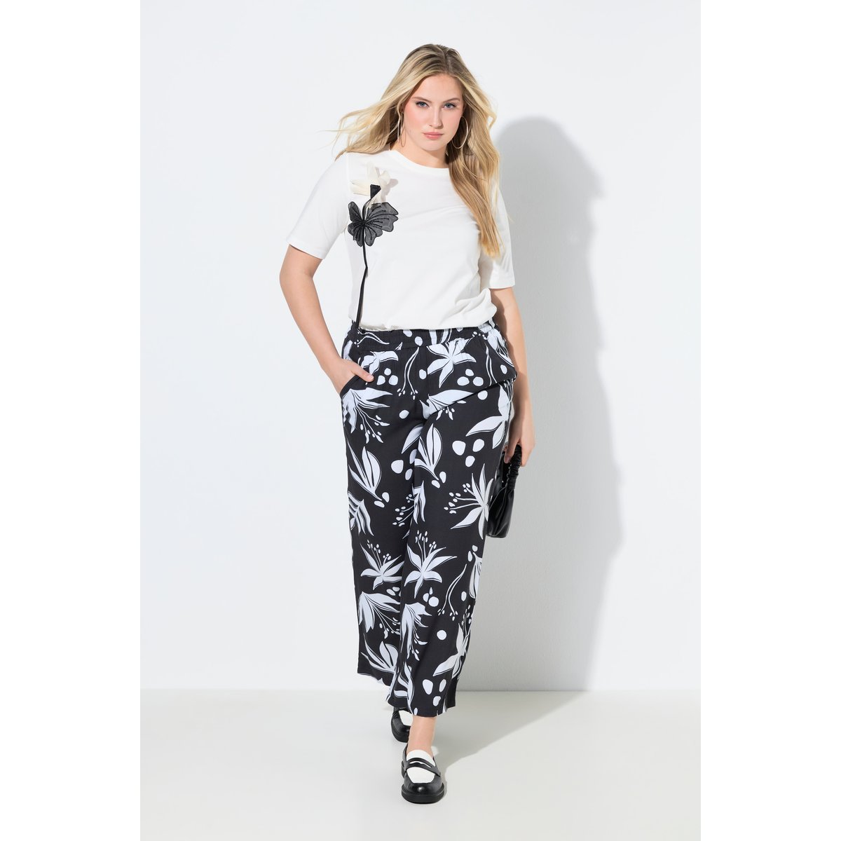 Pantalon à fleurs, plis noir, ULLA POPKEN