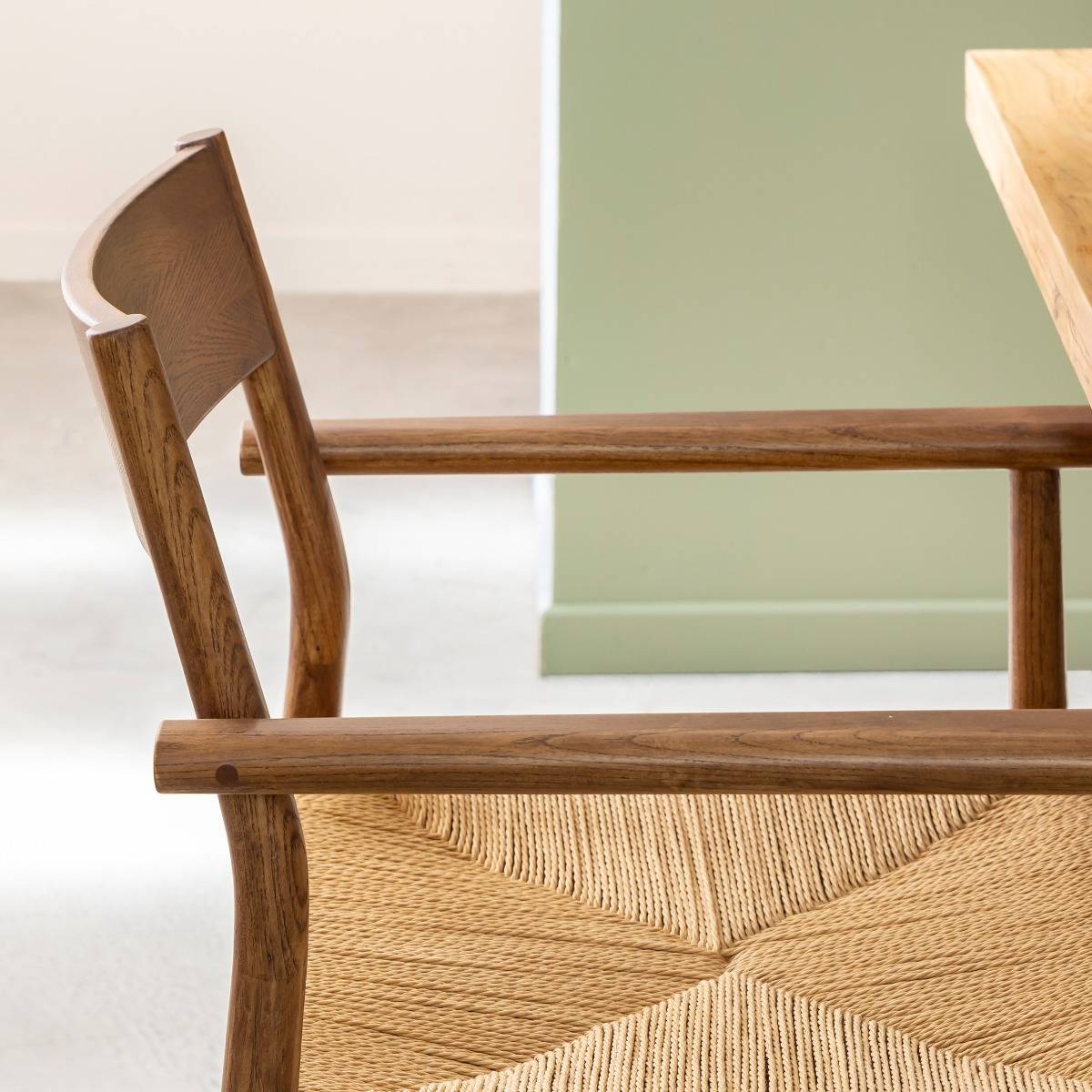 Chaise en bois d'orme LIORIA bois clair, MADE IN MEUBLES
