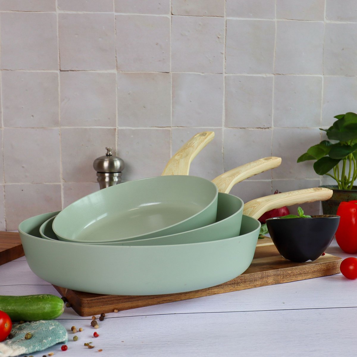 Set 13 pièces de cuisson aluminium, COLORAMA céladon, MENASTYL