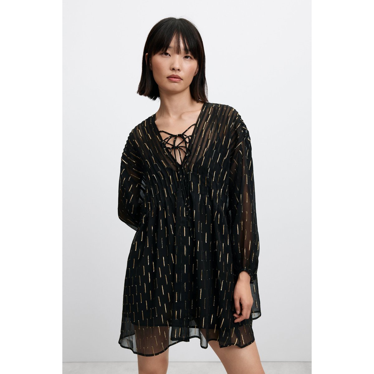 robe en mousseline avec détails métallisés noir, DESIGUAL