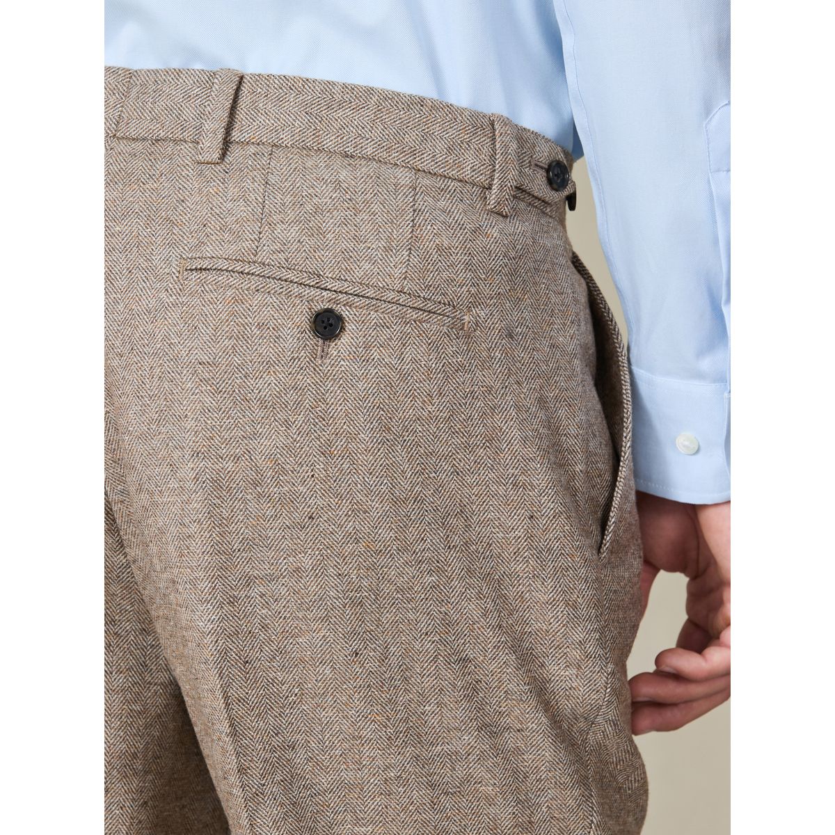 Pantalon de costume ajusté à chevrons/laine grège, NEXT