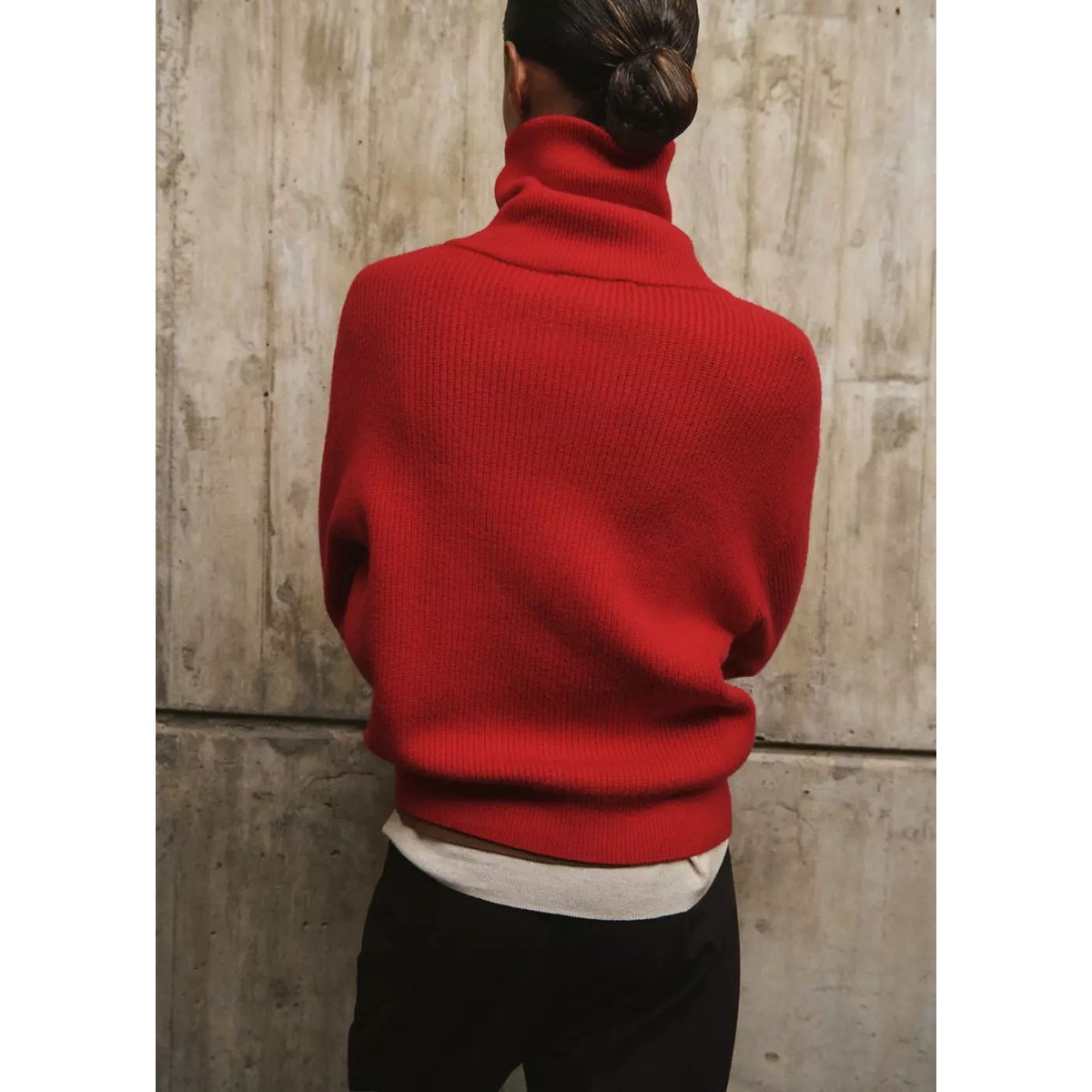 Pull col contrasté à zip rouge, MANGO