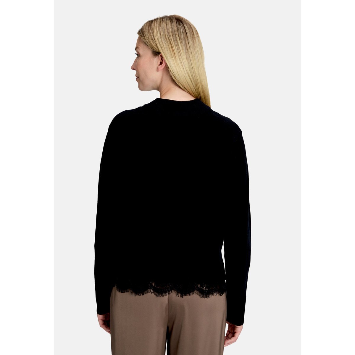 Pull-over en fine maille à bordure en dentelle noir, BETTY BARCLAY