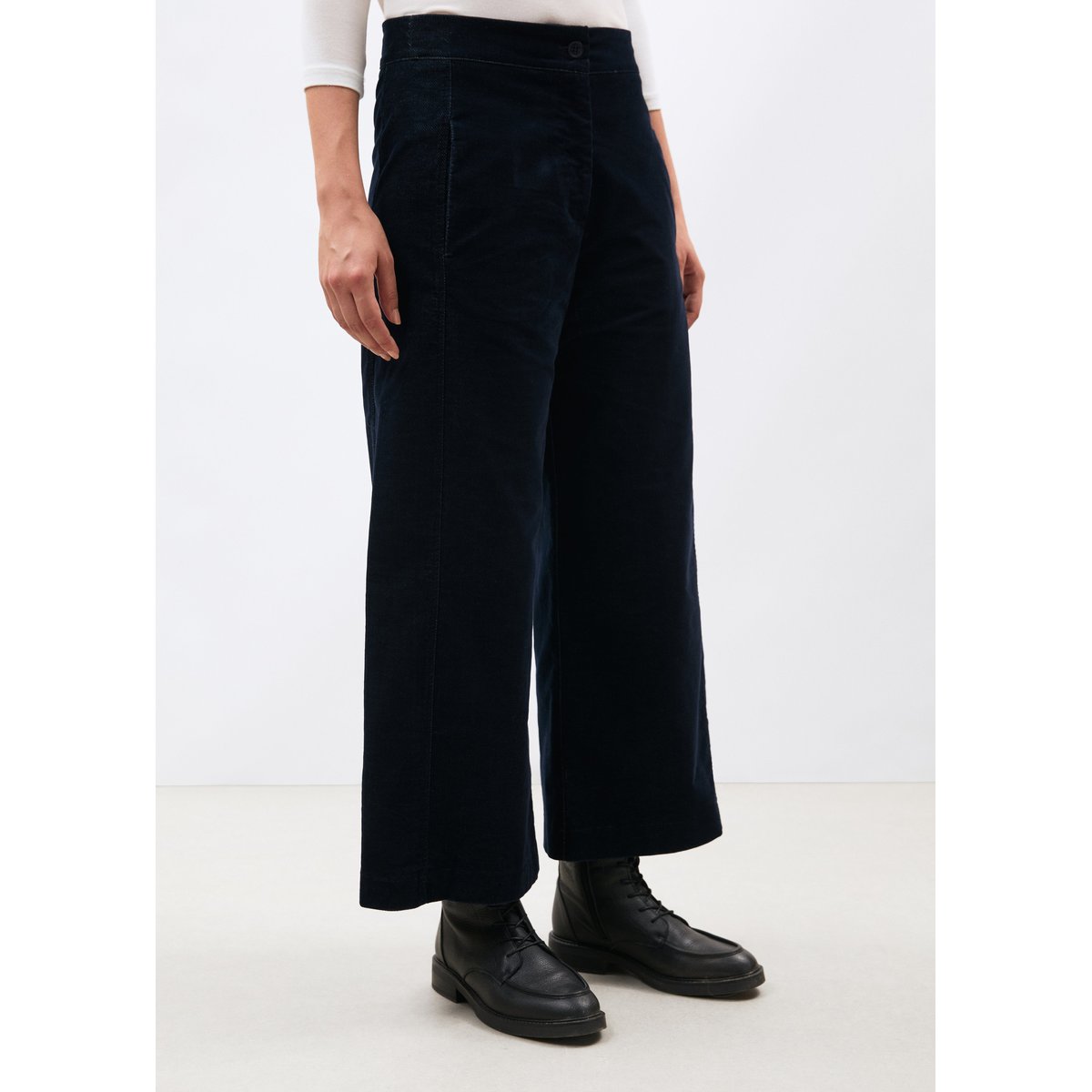 Pantalon large 7/8ème en velours marine, HUMILITY