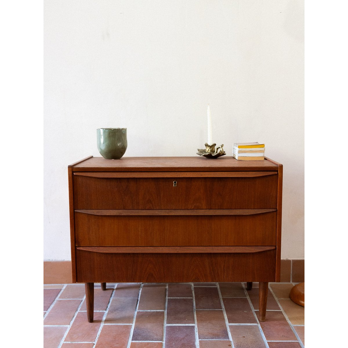 Commode contemporaine en bois Olga N°1057 - Bon état bois foncé, DEBONGOUT