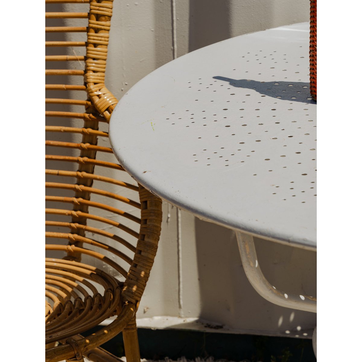 Table à manger ronde en métal gris Romy N°1426 - Bon état gris, DEBONGOUT