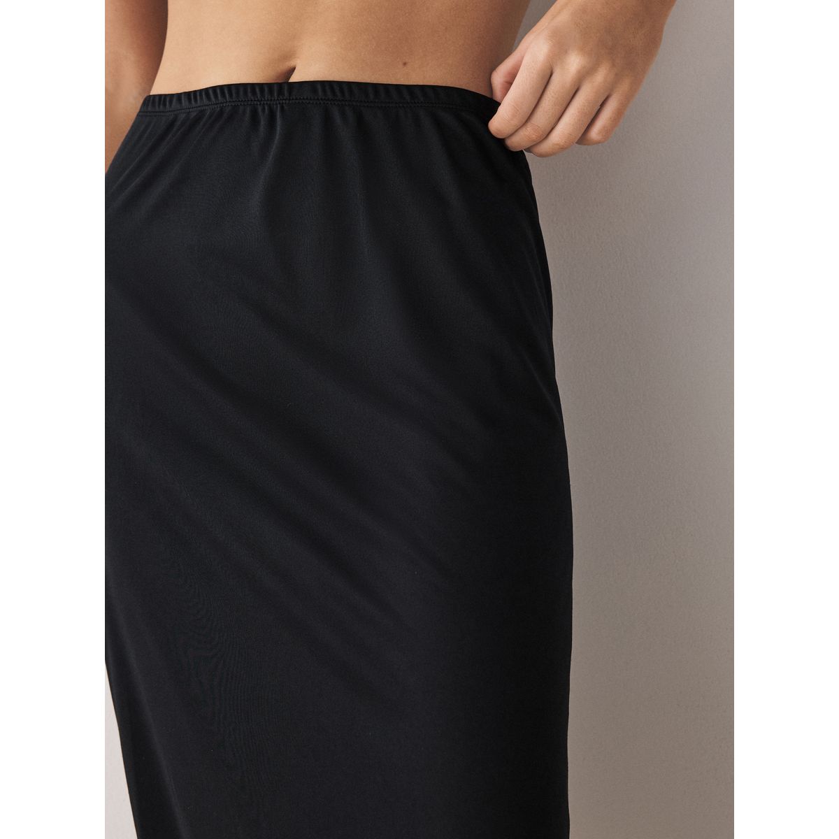 Jupe nuisette confortable en microfibre noir, NEXT