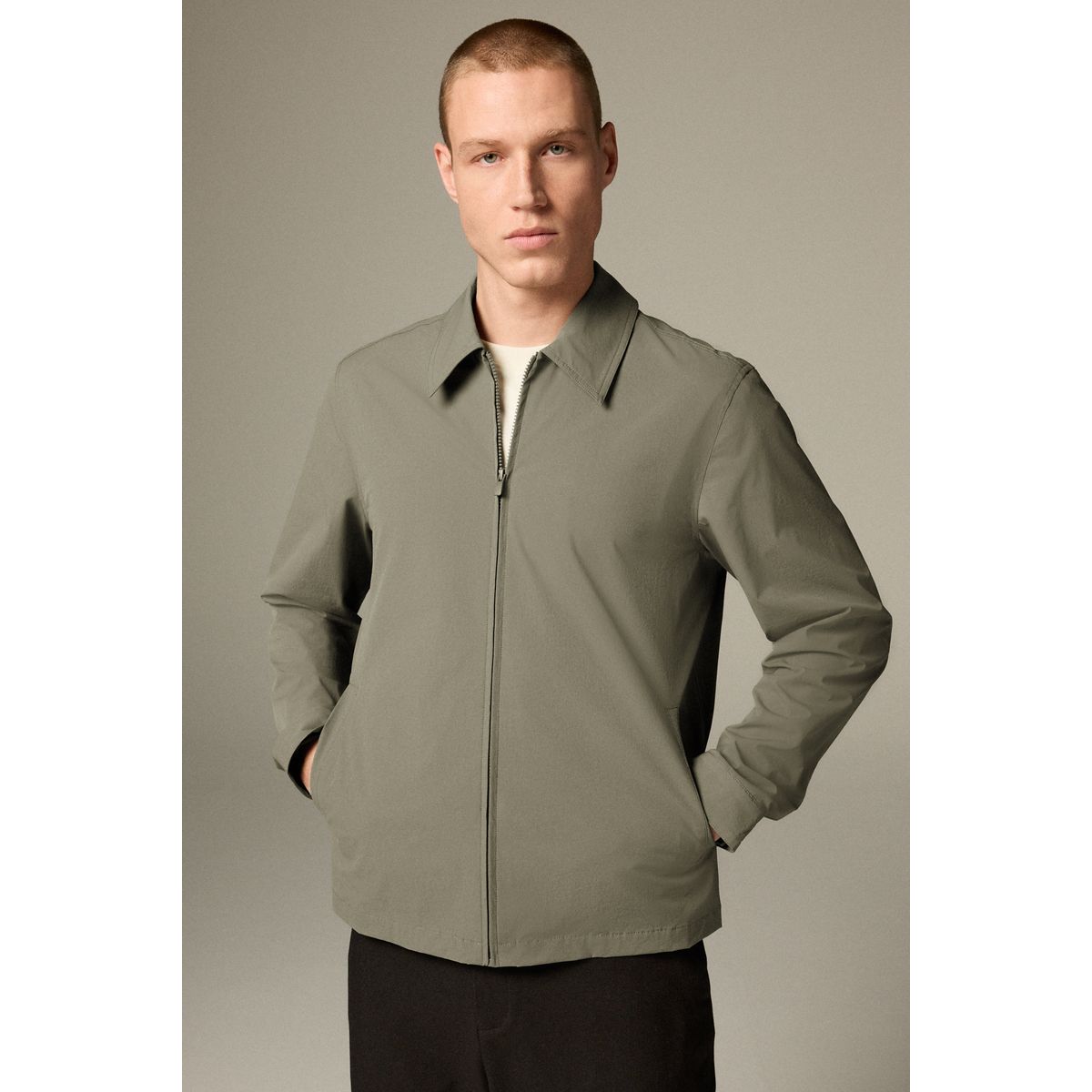 Veste-chemise en tissu technique stretch vert sauge, NEXT