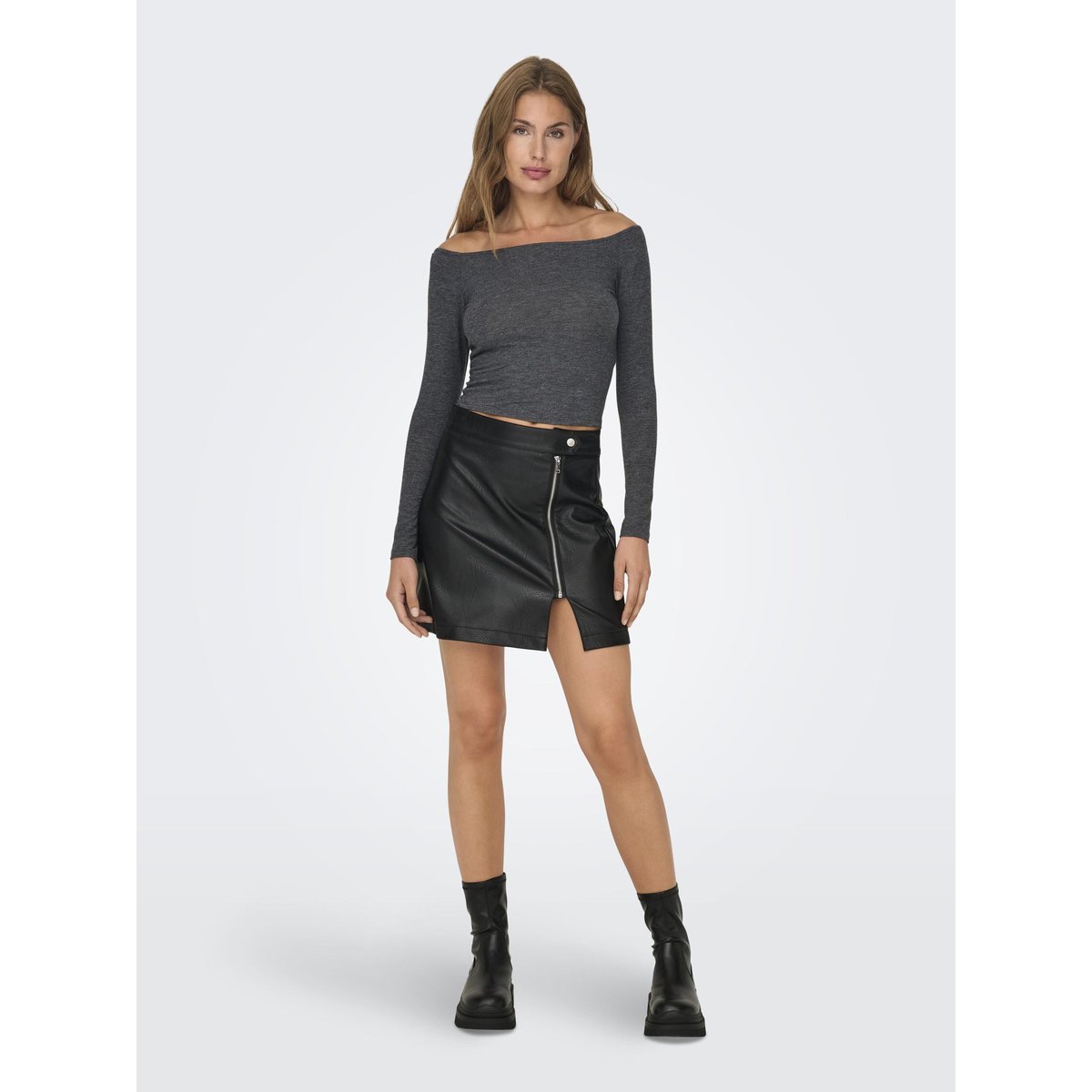 Top black 1, ONLY