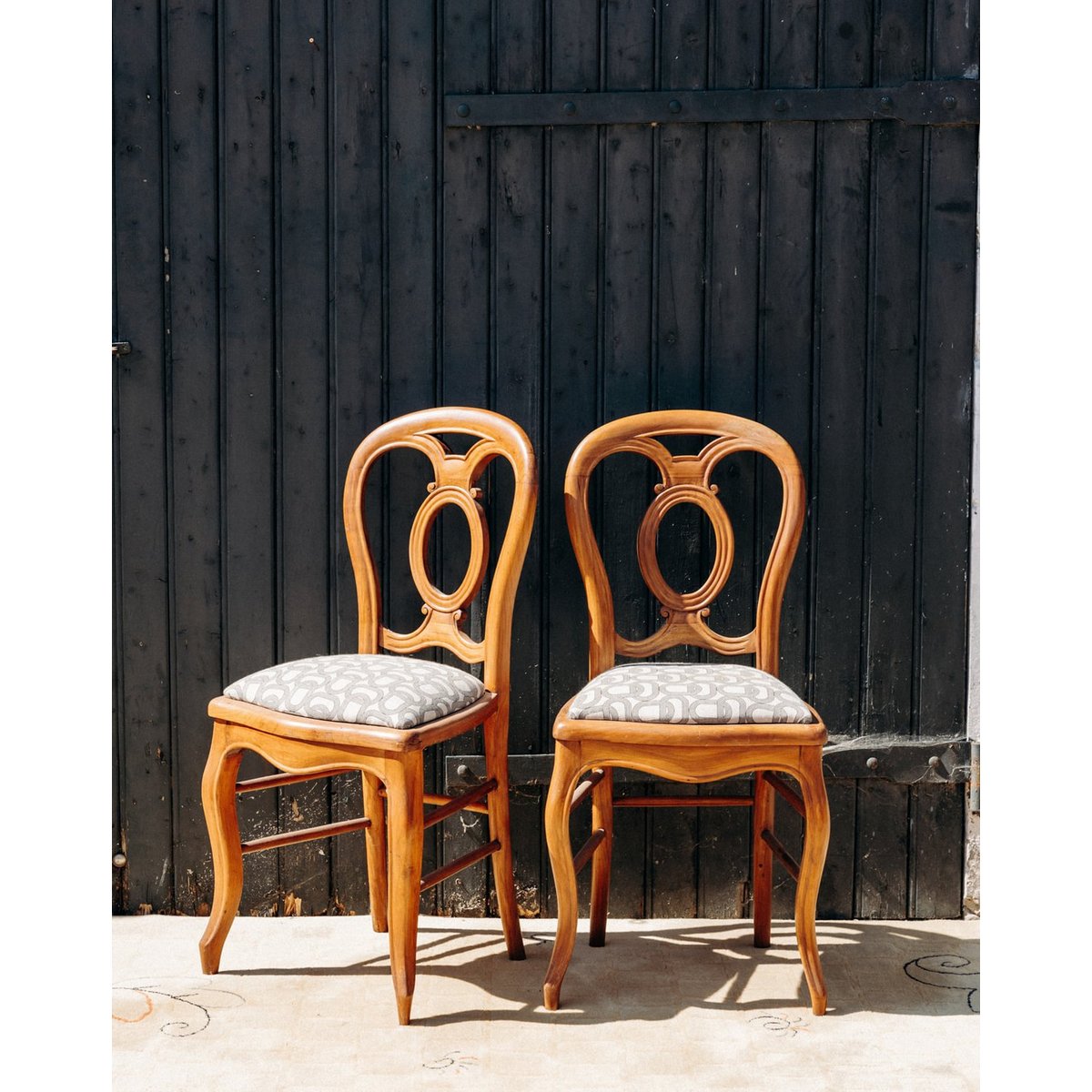 Paire de chaises en bois Alma N°488 - Bon état bois, DEBONGOUT