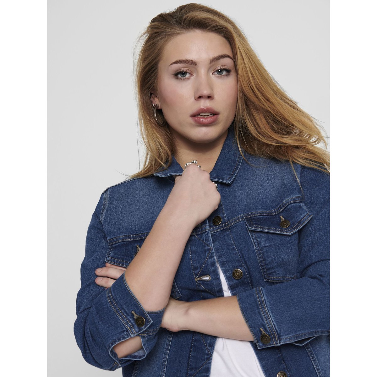Veste courte en jean medium blue, ONLY CARMAKOMA