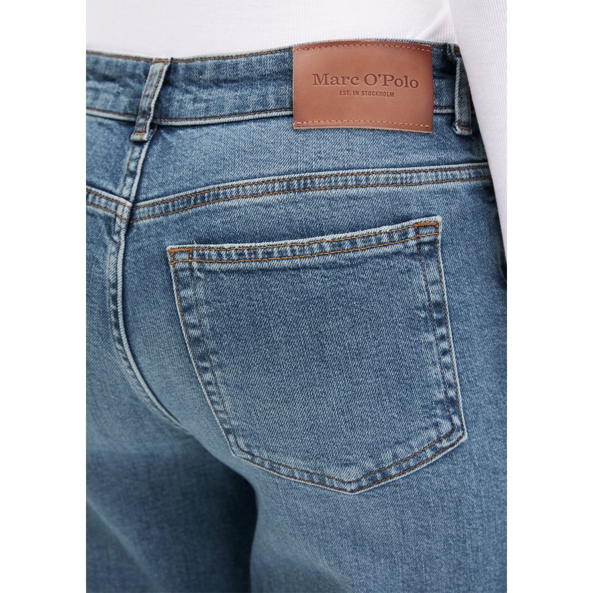 Jeans modèle Kiruna flared en coton organique mélangé stretch bleu moyen, MARC O'POLO