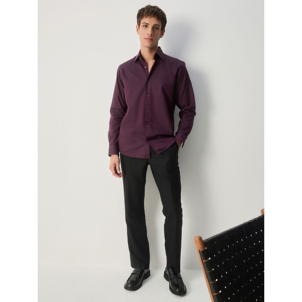 Chemise manches longues à imprimé géo rouge bordeaux, NEXT